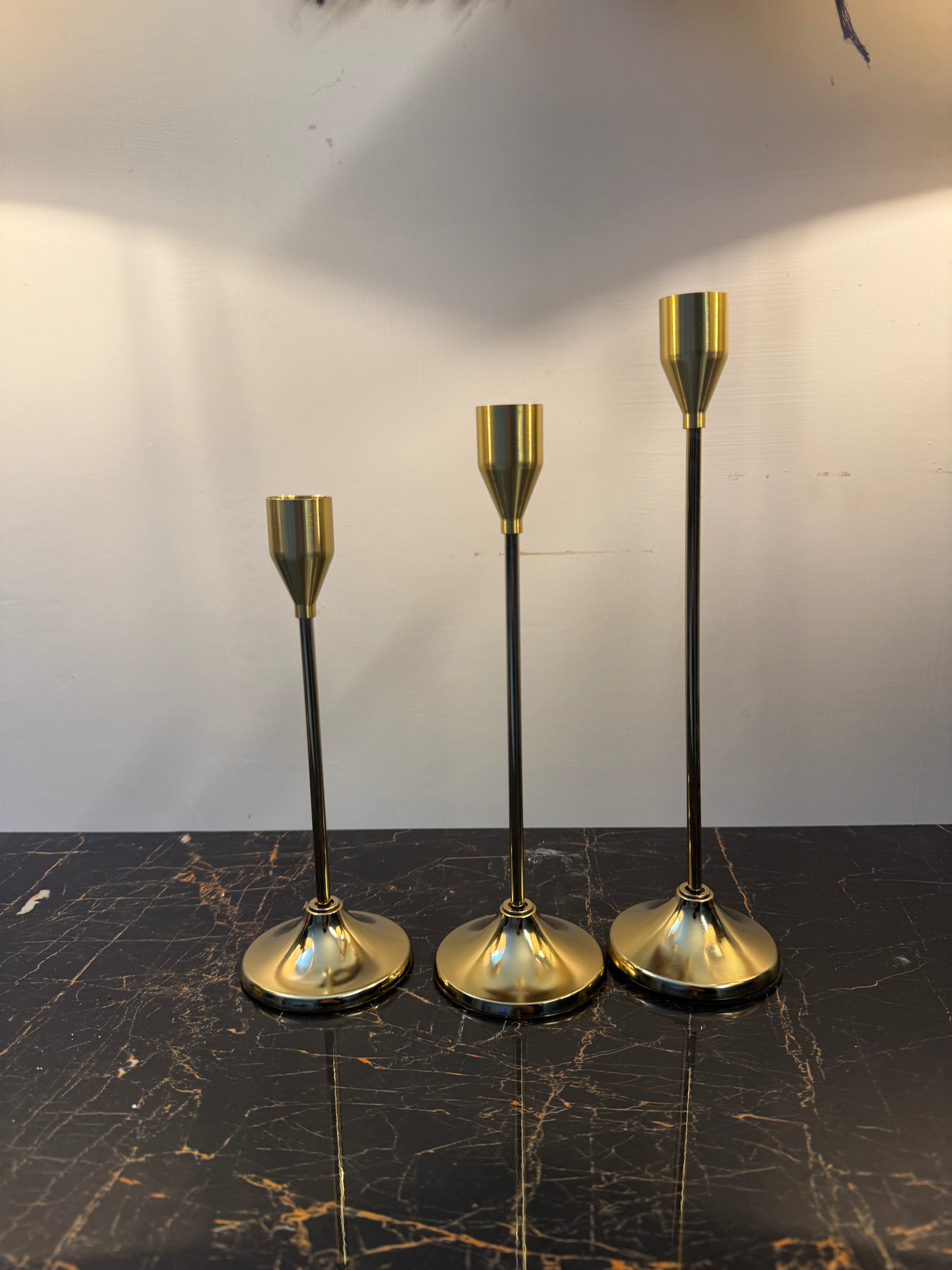Elegant Spiral Candle Holders – Modern Gold & White Home Décor