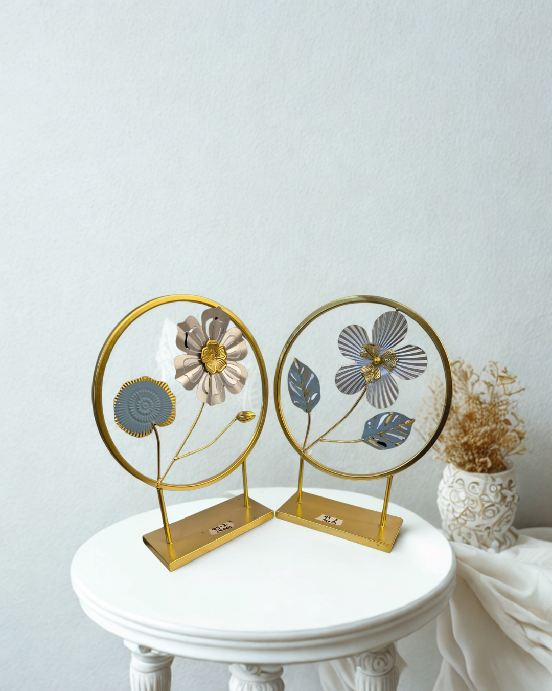 Premium Metal Floral Hoop Table Sculpture – Luxury Botanical Desk Accent