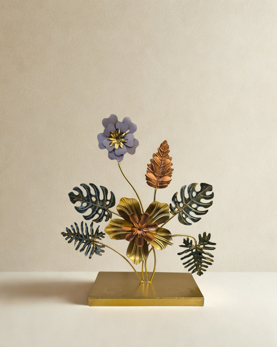 Luxury Metal Floral & Monstera Leaf Sculpture – Modern Botanical Tabletop Accent